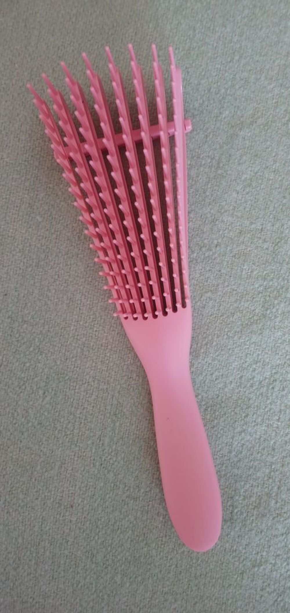 Brosse d&eacute;m&ecirc;lante Puériculture
