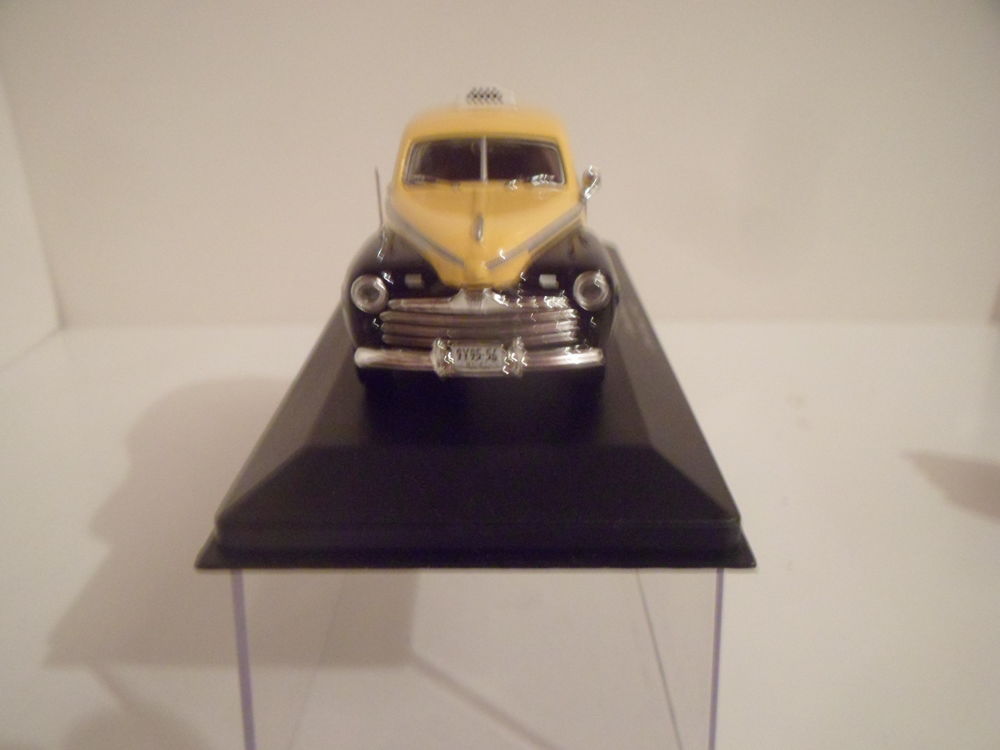 Ford fordoor - 1947 - taxi new york - solido 1/43 - voiture 