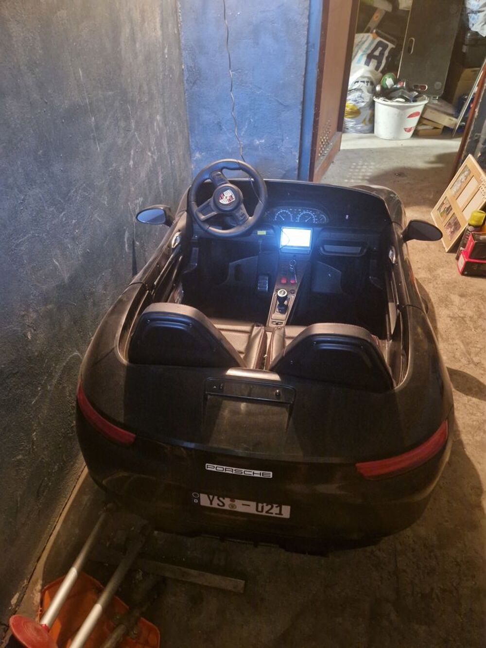 Voiture &eacute;lectrique enfant noire 2 places Jeux / jouets