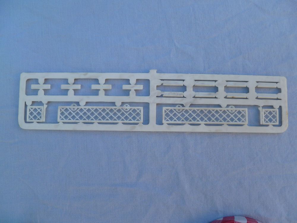 Maquette MKD train ho Jeux / jouets