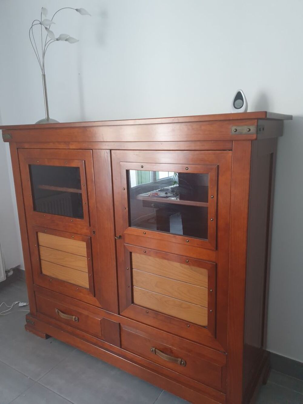 Beau buffet en noyer Meubles