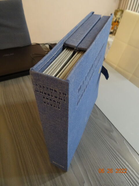 COFFRET COLLECTOR  johnny  350 Chaville (92)