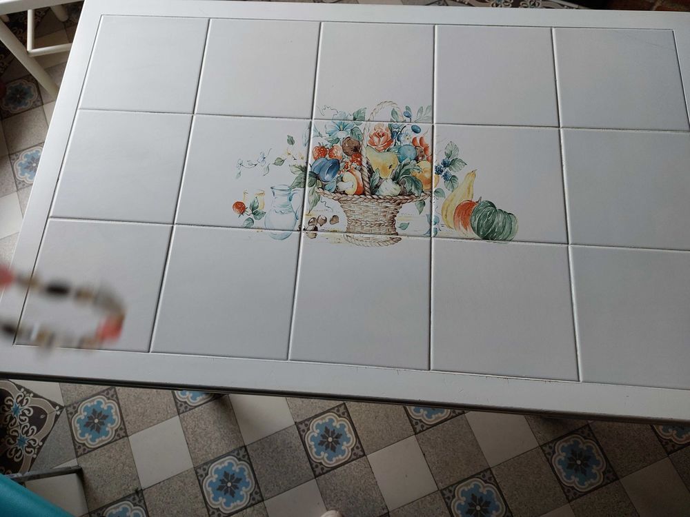 Table de cuisine et ses 2 chaises Meubles