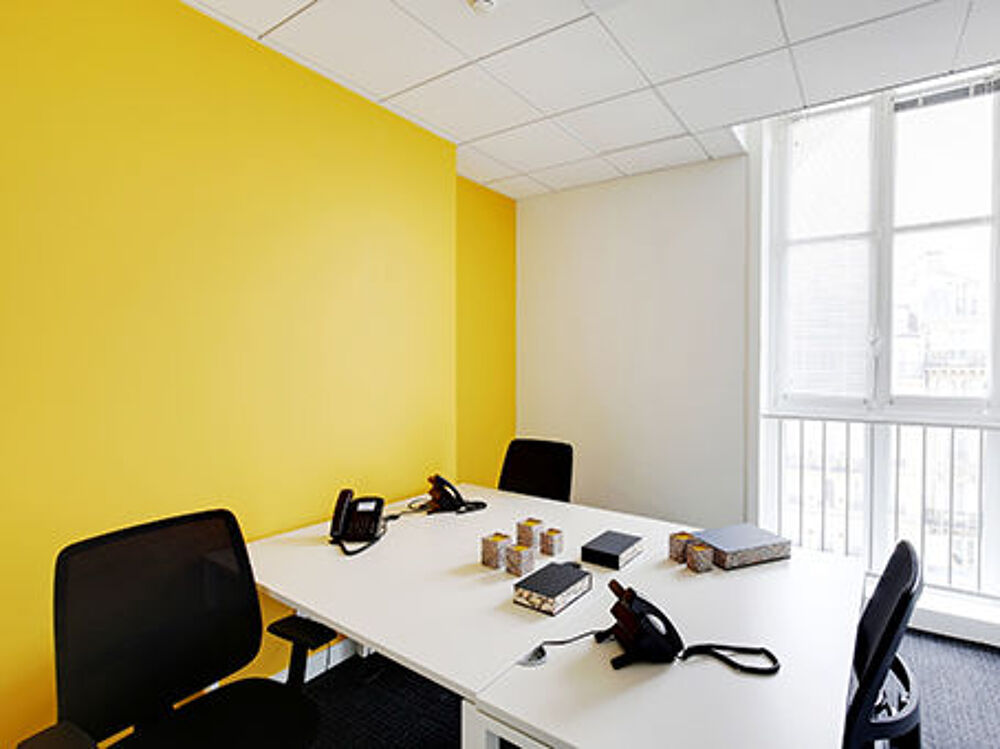   Trouvez un espace de bureau à Paris Gare du Nord  pour 3 personnes où tout est pris en charge Paris 10