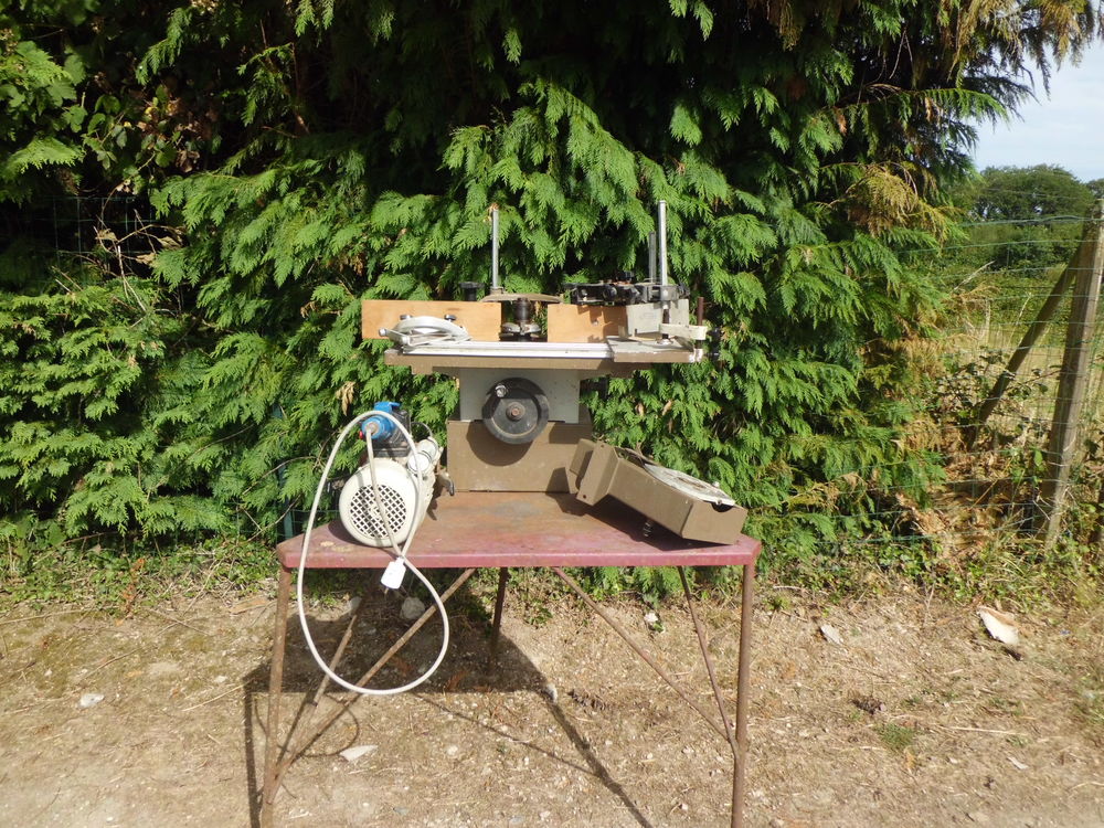 toupie &agrave; bois 2220 W tr&egrave;s bon &eacute;tat de fonctionnement Bricolage