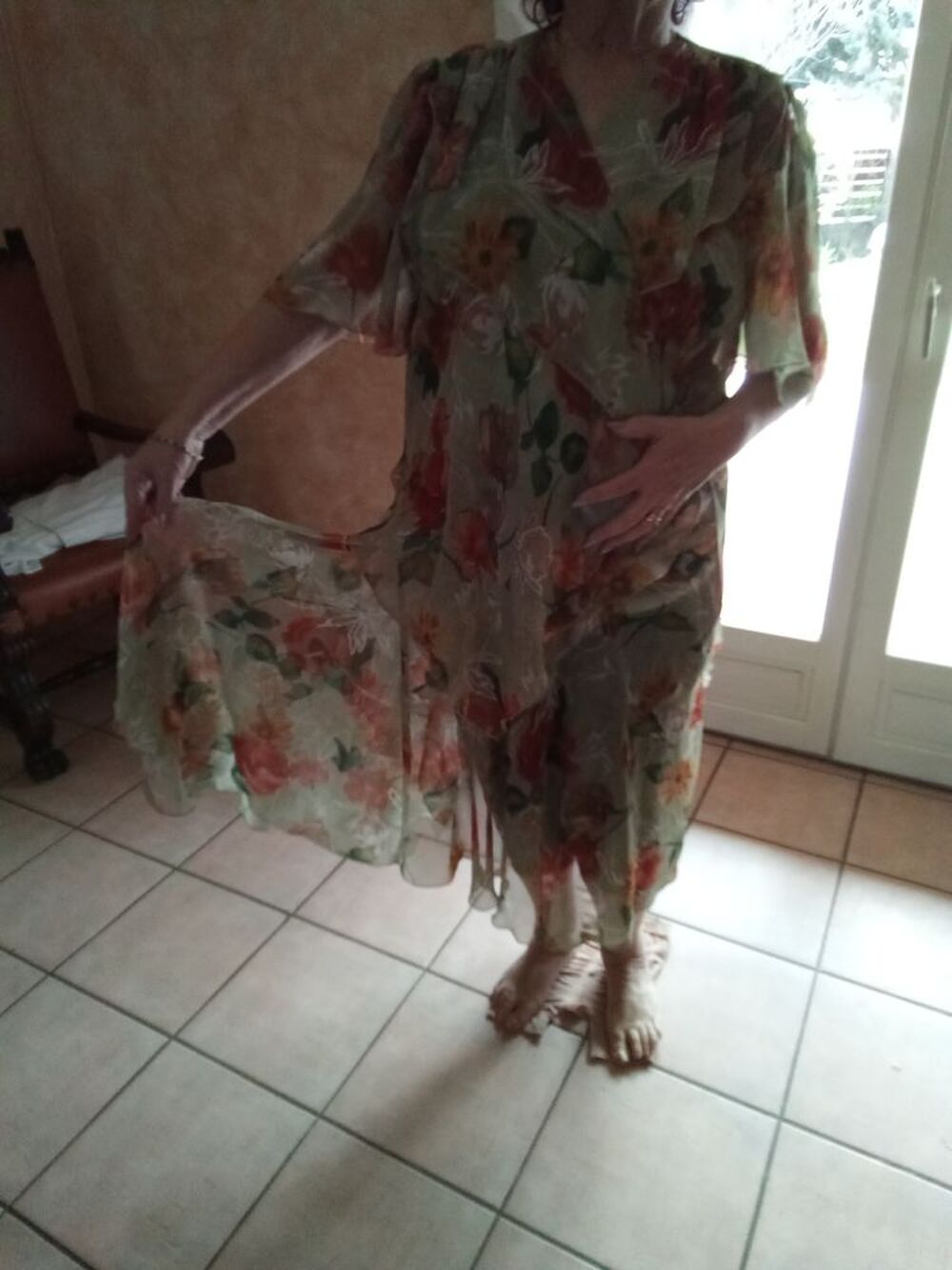 Ensemble tr&egrave;s chic voile. Vêtements