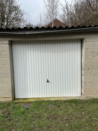  Parking / Garage � louer 16 m� Nesle