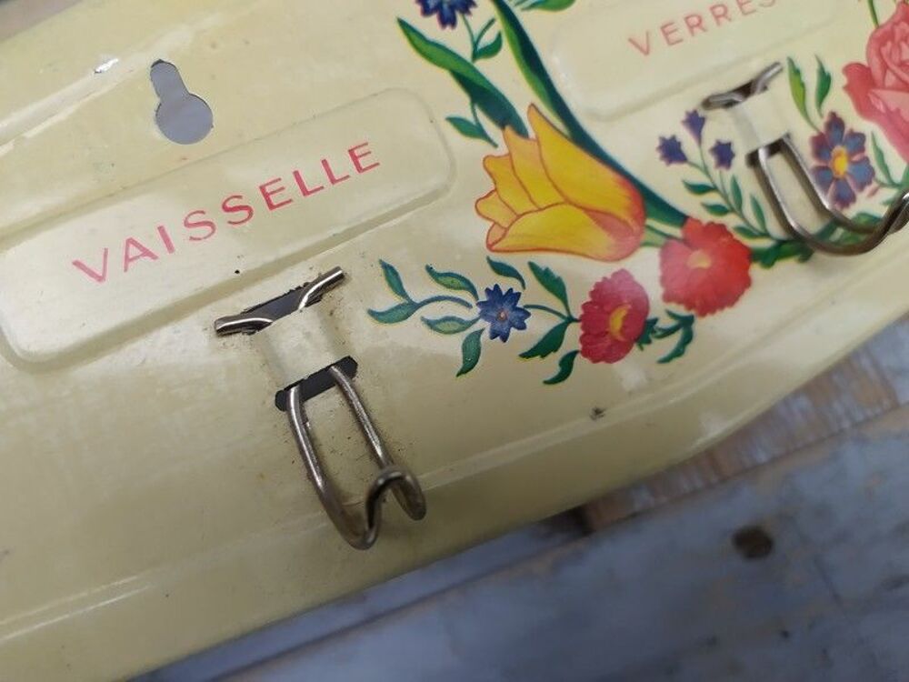 Accroche Torchons Vintage T&ocirc;le lithographi&eacute;e Motif Fleurs 