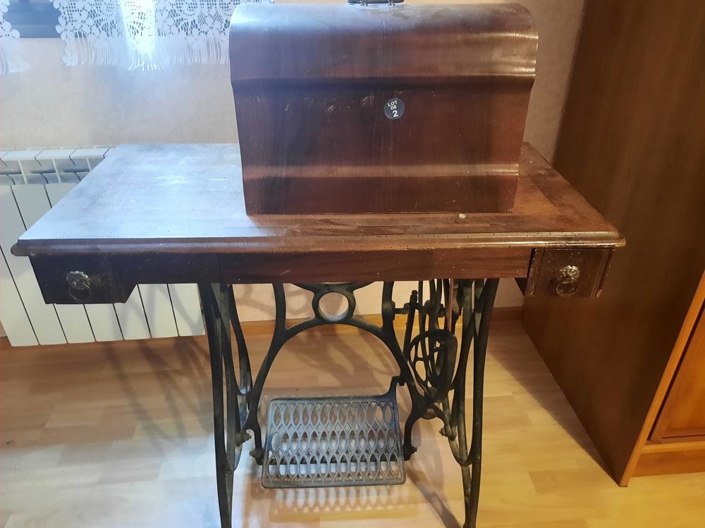 Machine &agrave; coudre vintage Meubles