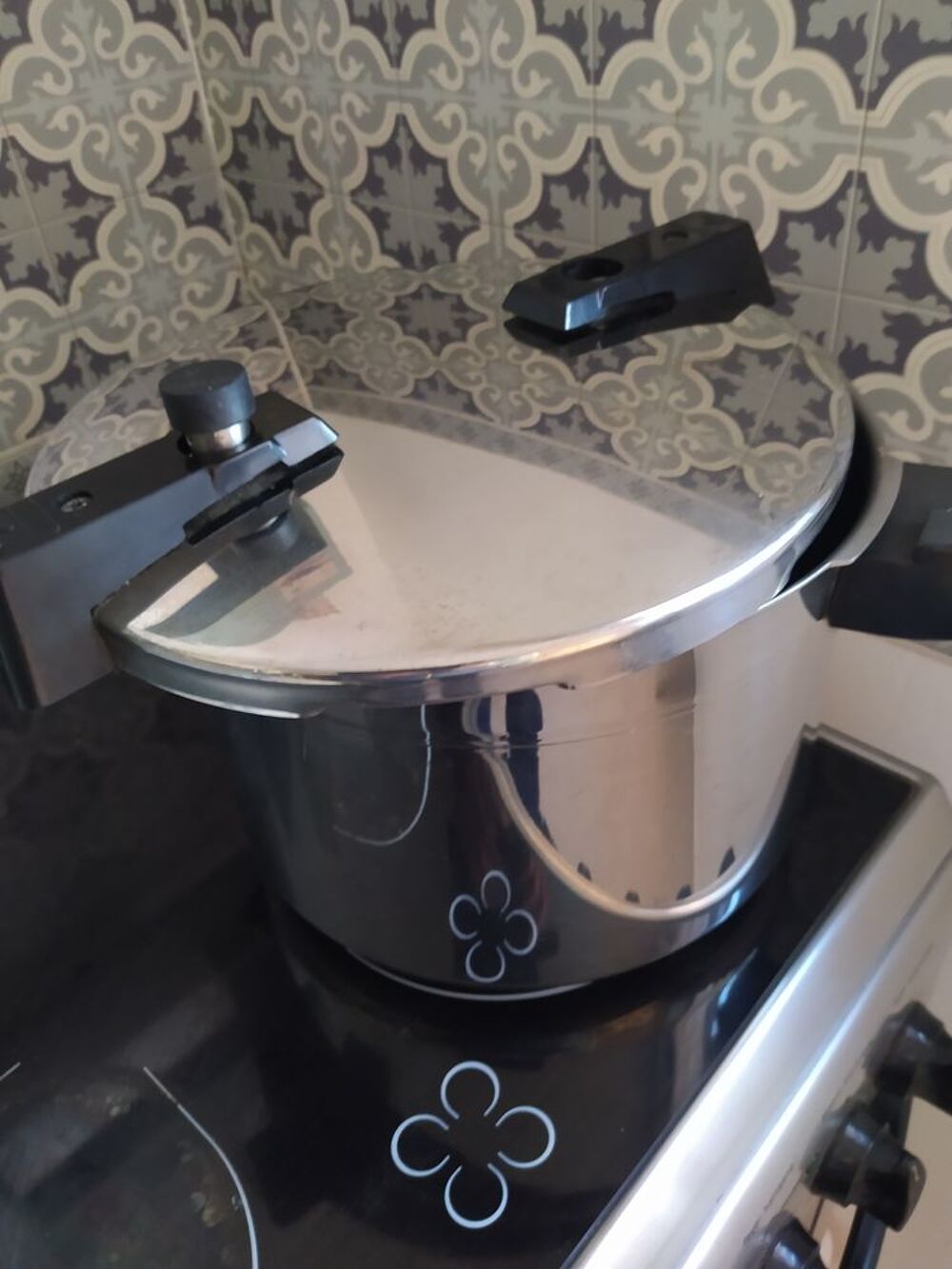 Cuit vapeur inox sitram, 8L, en tr&egrave;s bon &eacute;tat Cuisine