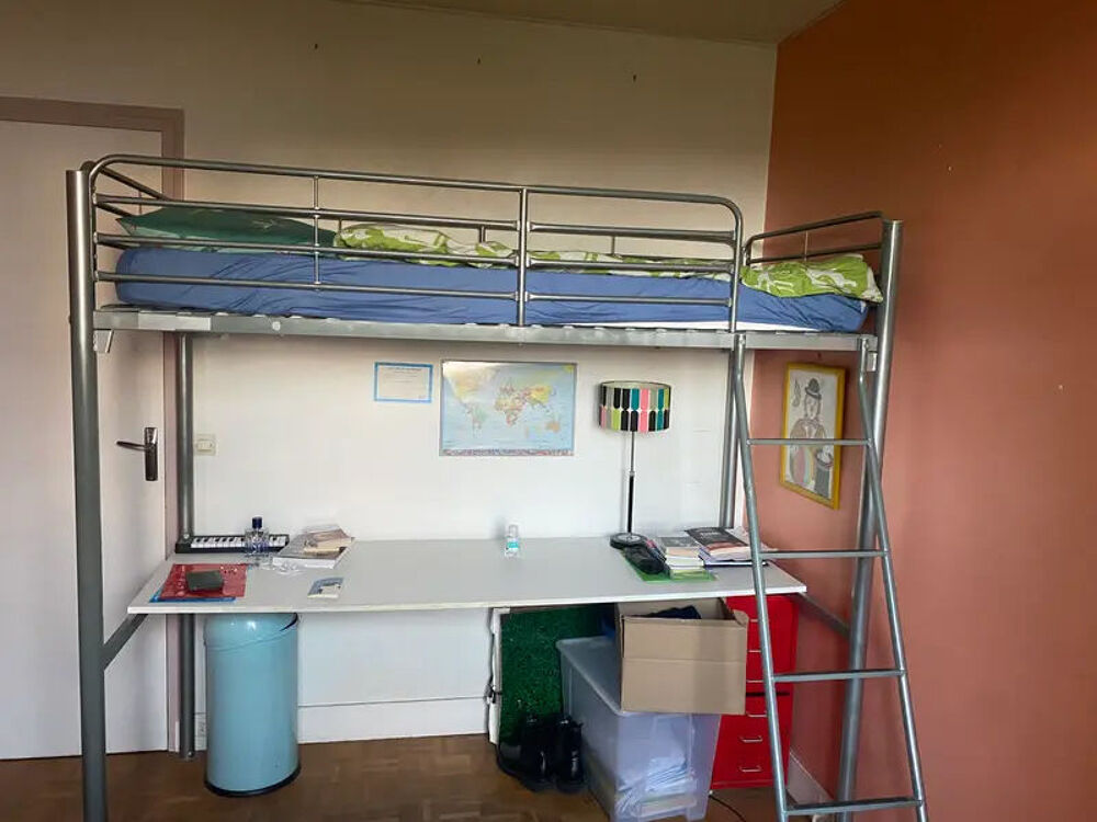 Lit m&eacute;tallique en hauteur + plateau bureau Mobilier enfants