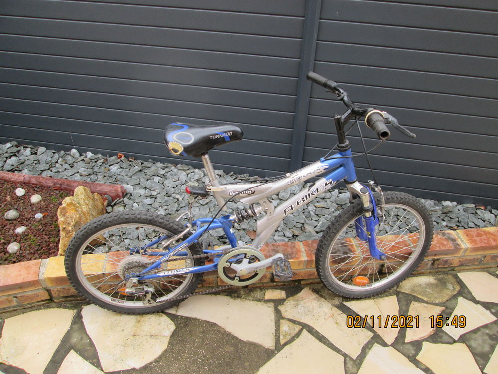 Velo garçon 2025 10 ans occasion