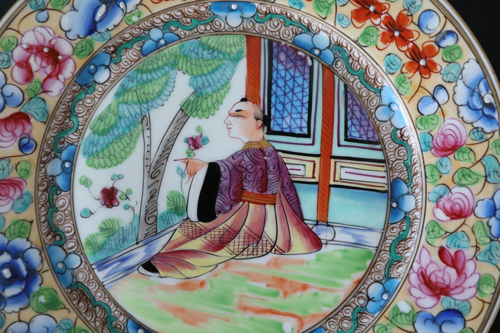 ASSIETTE CHINOISE POLYCHROME 1 PERSONNAGE 