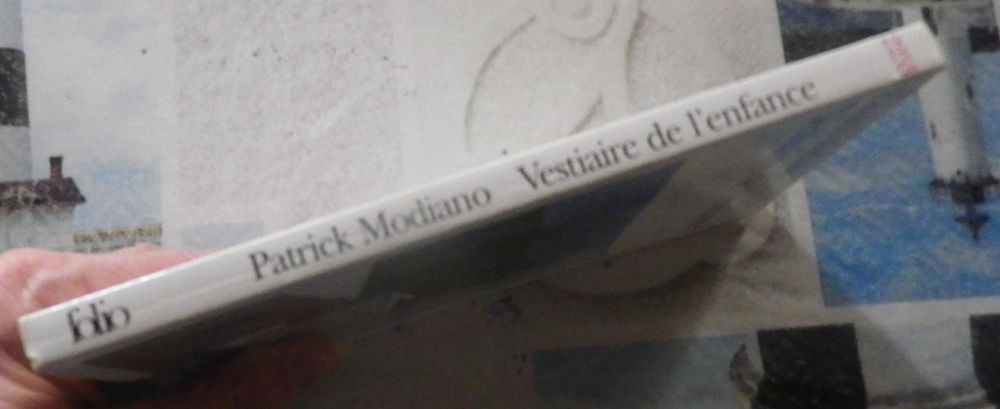 VESTIAIRE DE L'ENFANCE de Patrick MODIANO Ed. Folio 2253 Livres et BD