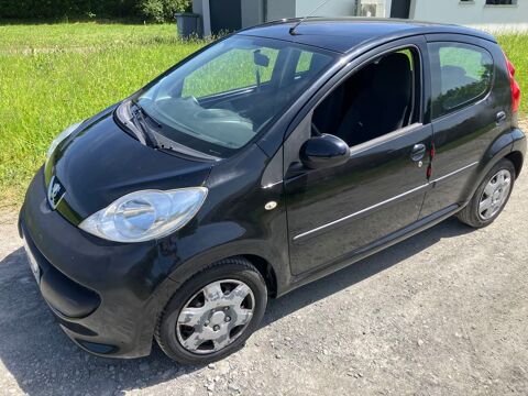 Peugeot 107 .