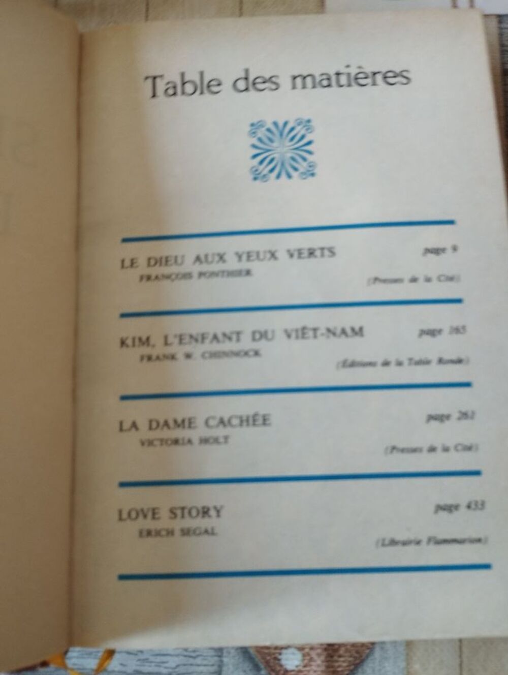 5 livres reli&eacute;s s&eacute;lection du livre Livres et BD