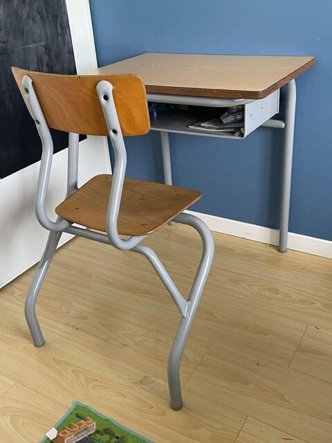 Bureau ecolier 30 La Jubaudire (49)