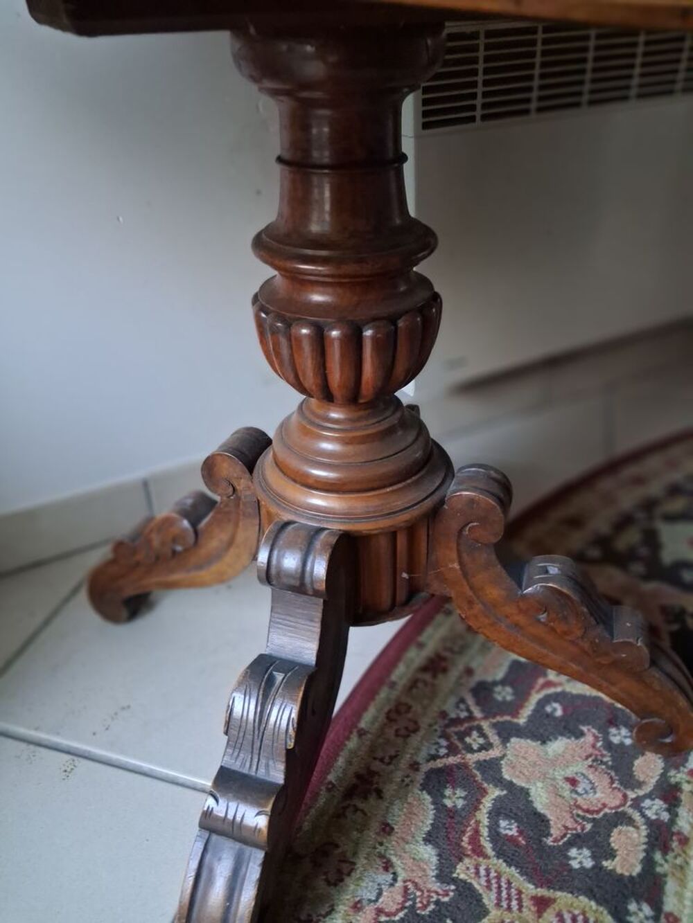 table d'appoint en merisier Meubles
