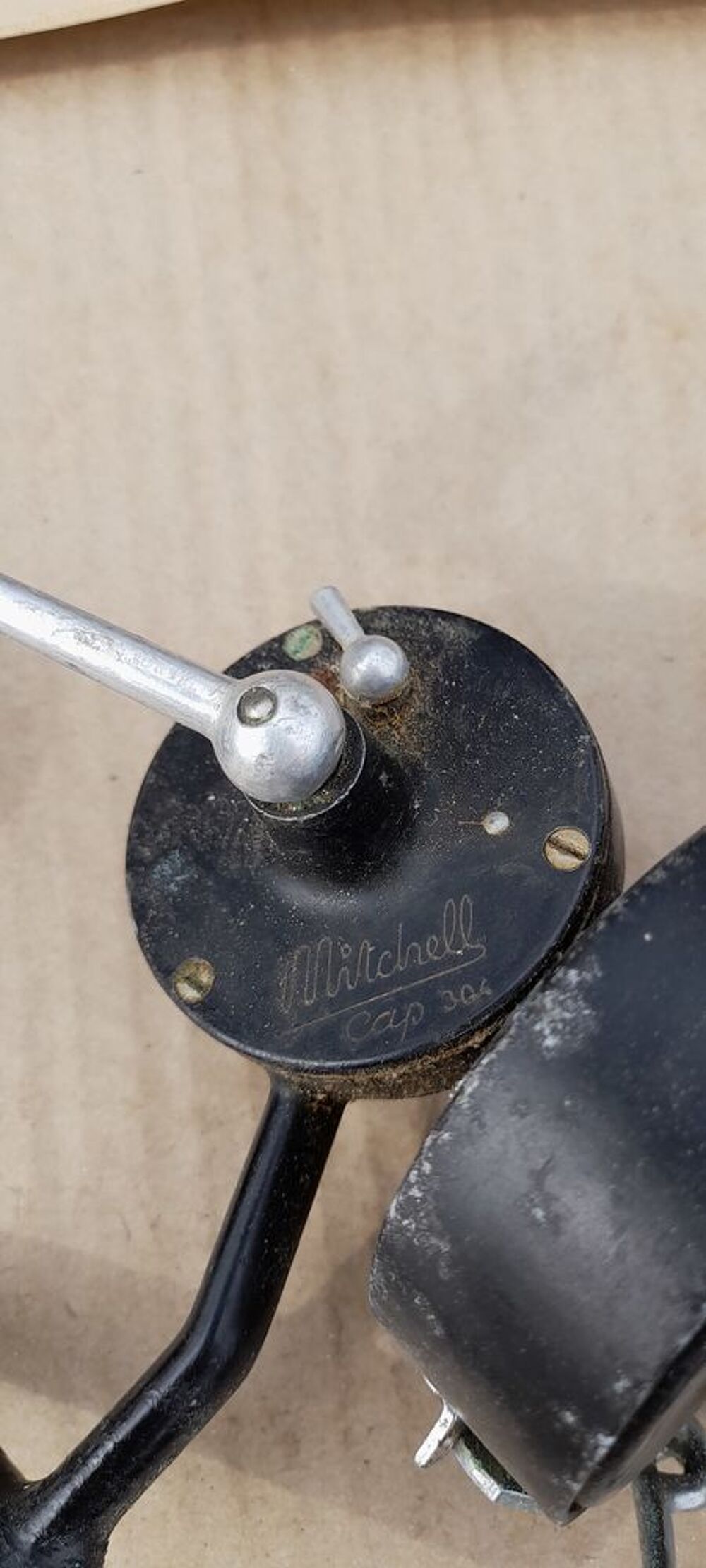 Canne &agrave; p&ecirc;che t&eacute;l&eacute;scospique HF 16 et ses accessoires Sports