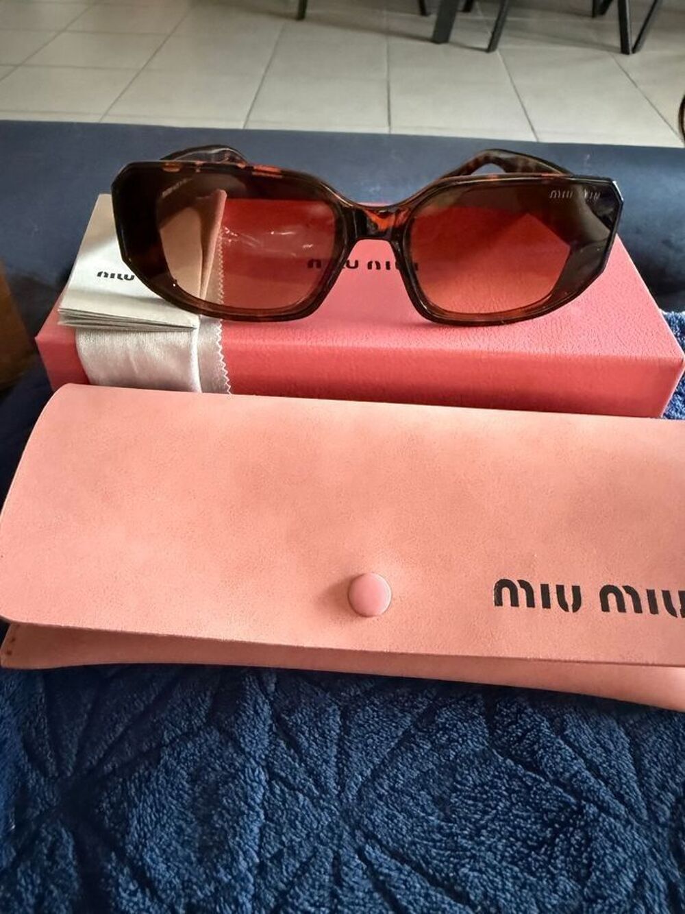 Lunette miu miu tt neuves Bijoux et montres