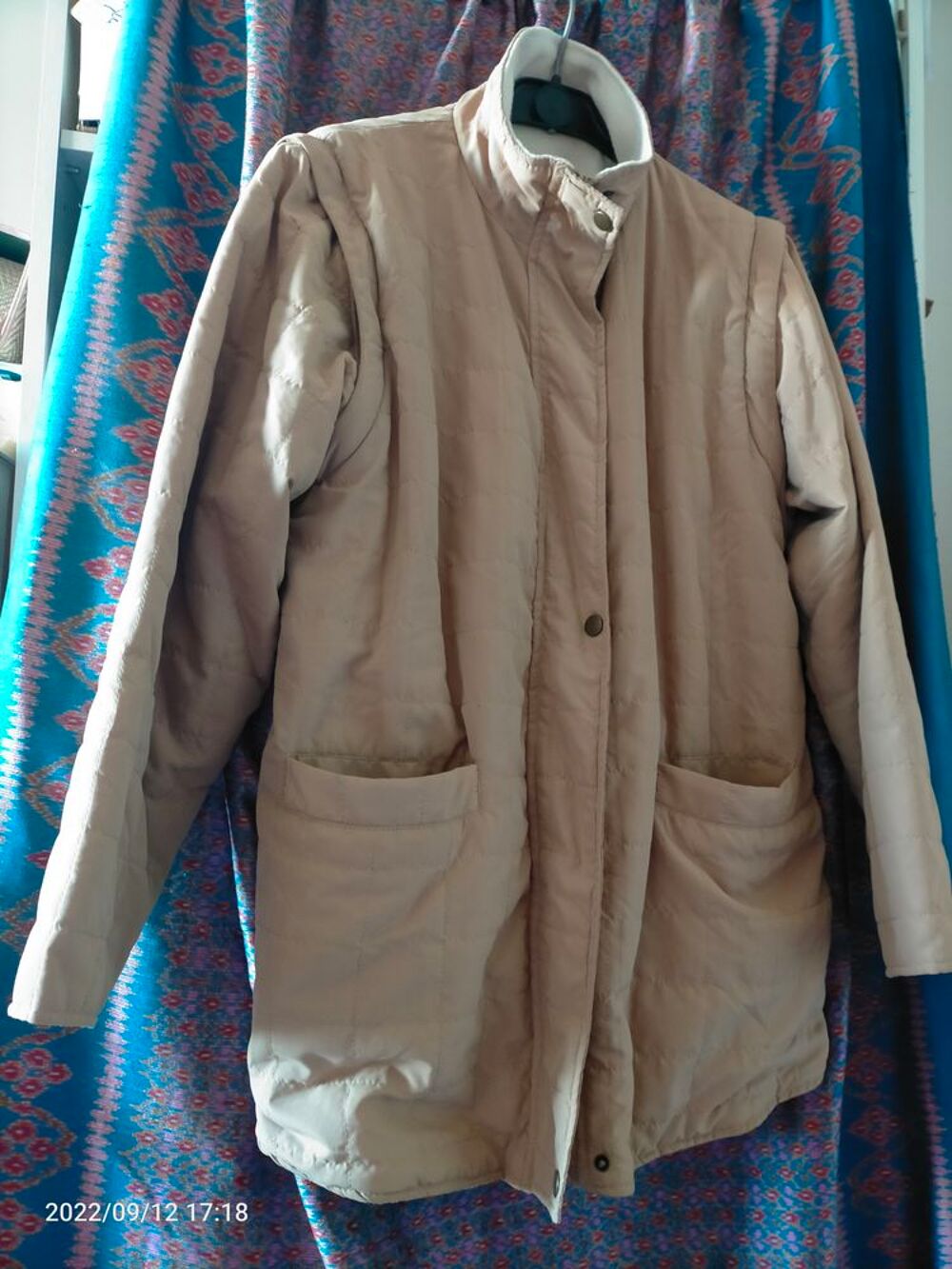 Offre veste matelass&eacute;e beige avec manches dezippables Vêtements