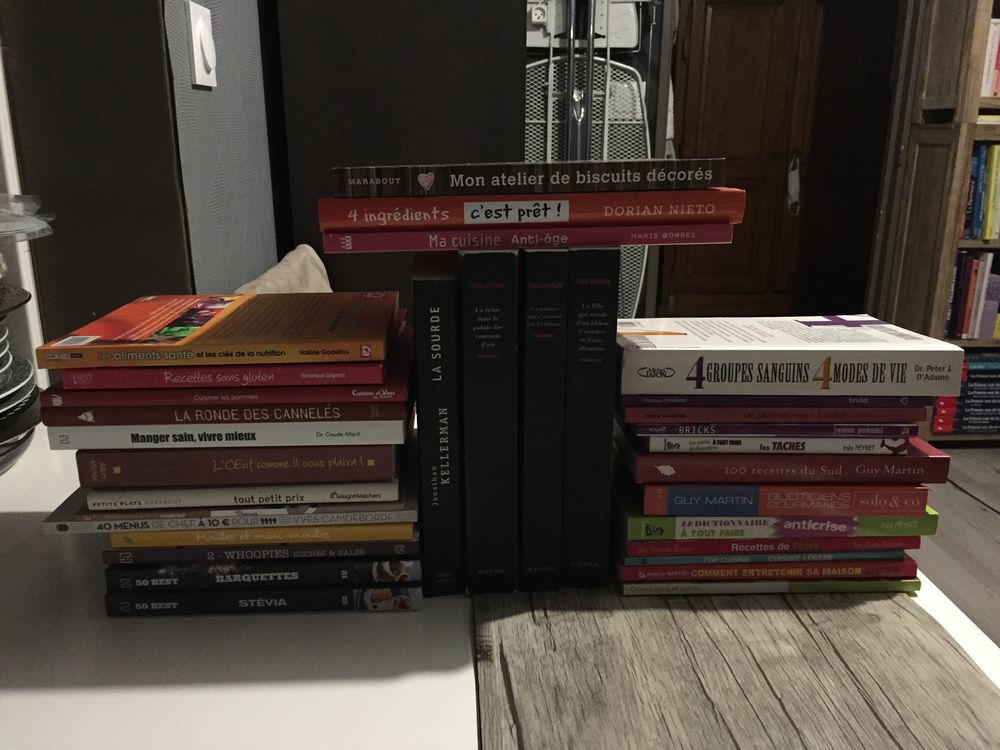 LOT DE LIVRES DE CUISINE NEUF + 4 livres policiers Livres et BD