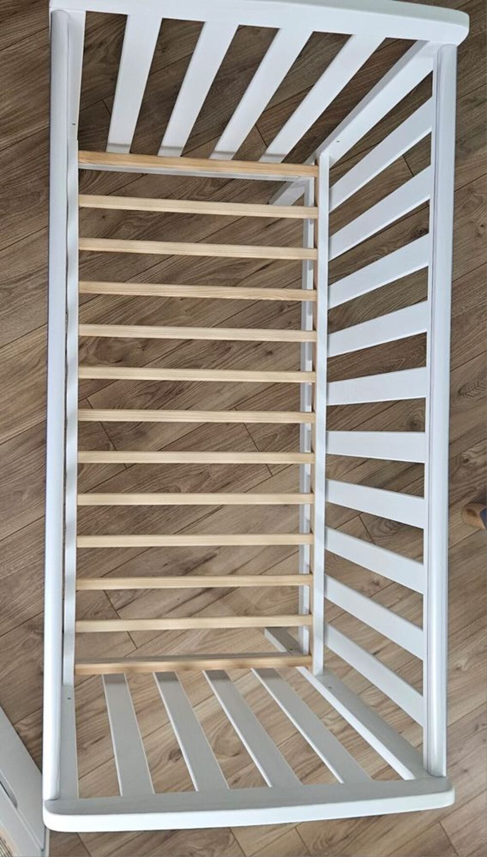 Lit b&eacute;b&eacute; blanc en bois Mobilier enfants