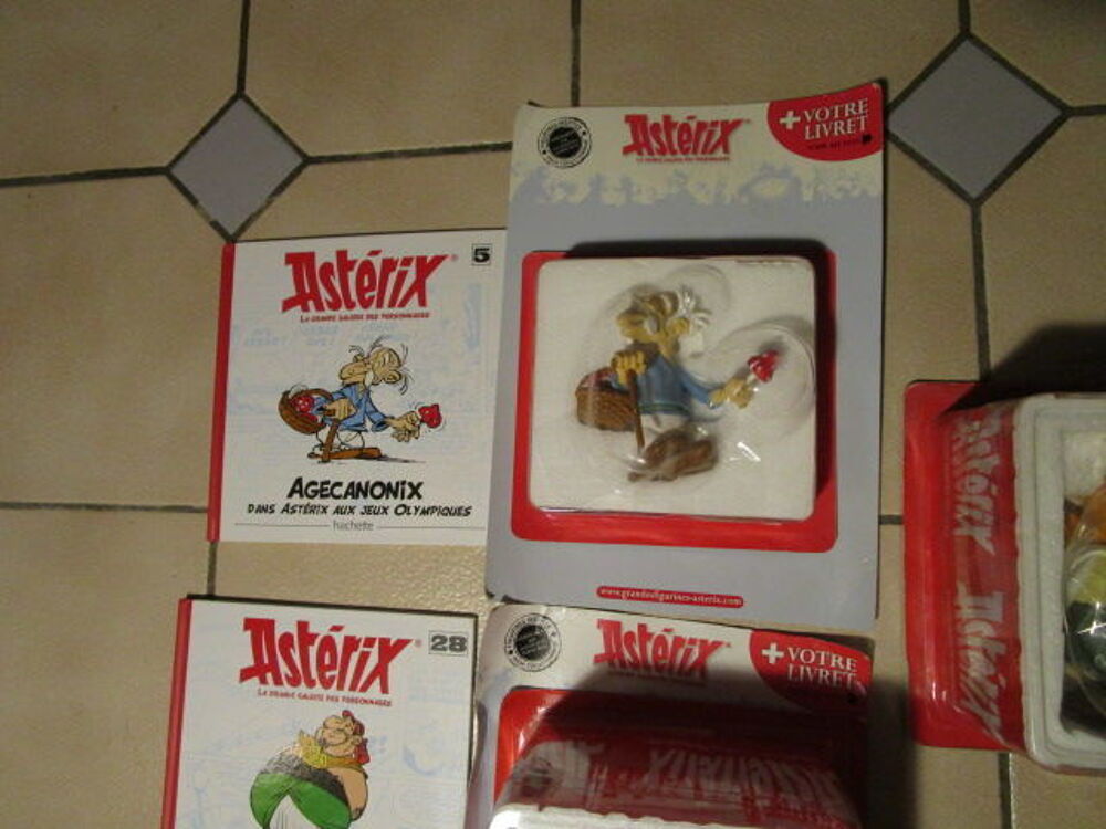 LOT FIGURINE ASTERIX"EPIDEMAIS-PETISUIX-AGECANONIX" Jeux / jouets