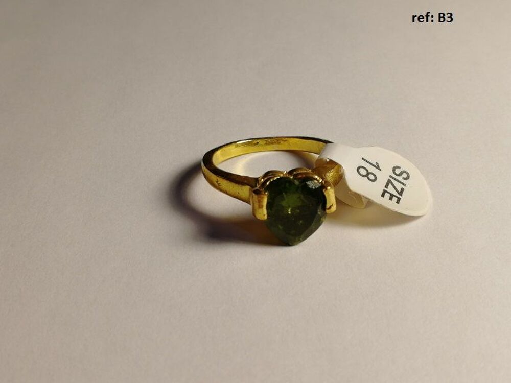 Bague m&eacute;tal couleur dor&eacute;e 
Bijoux et montres