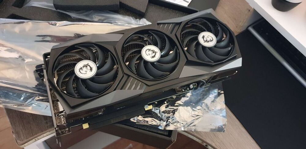 MSI Geforce RTX 3060 12G Gaming Trio Z Matériel informatique
