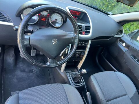 Peugeot 207 1.4 HDi 70ch BLUE LION Active 2011 occasion Hy&egrave;res 83400
