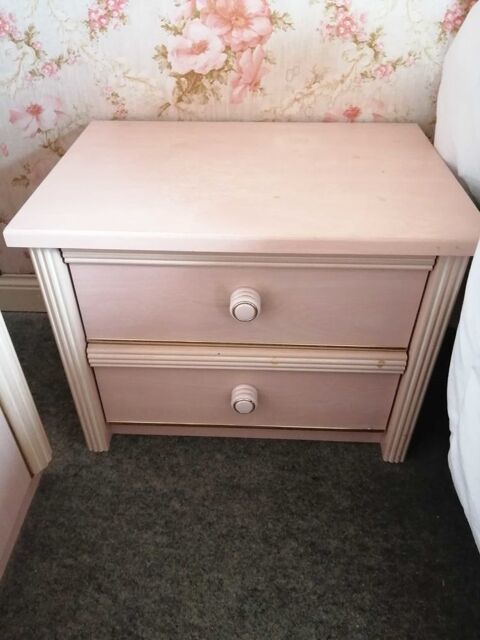 Grande armoire +lit 140 +2 chevets 110 Nmes (30)