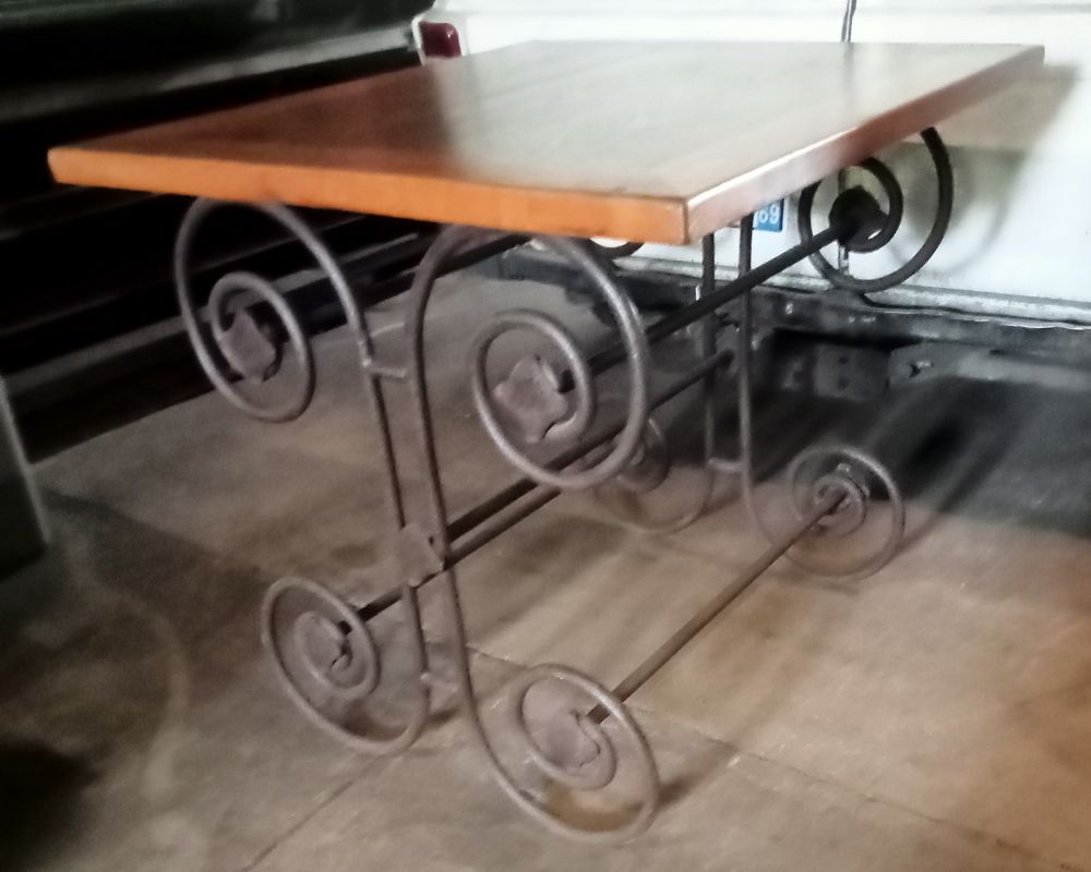 Table dit de boucher ou autre ( cuisine , salle a manger) Meubles