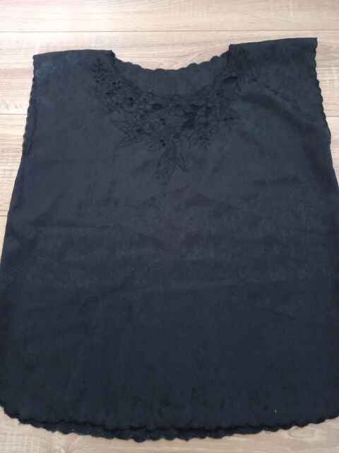 Haut noir fantaisie sans manches taille 42/44 1 Villiers (86)
