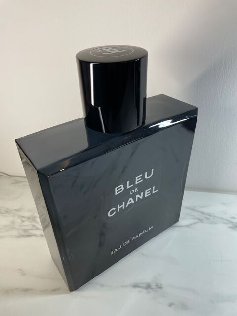 Parfum geant  bleu de chanel et allure homme de chanel  1000 Vtraz-Monthoux (74)