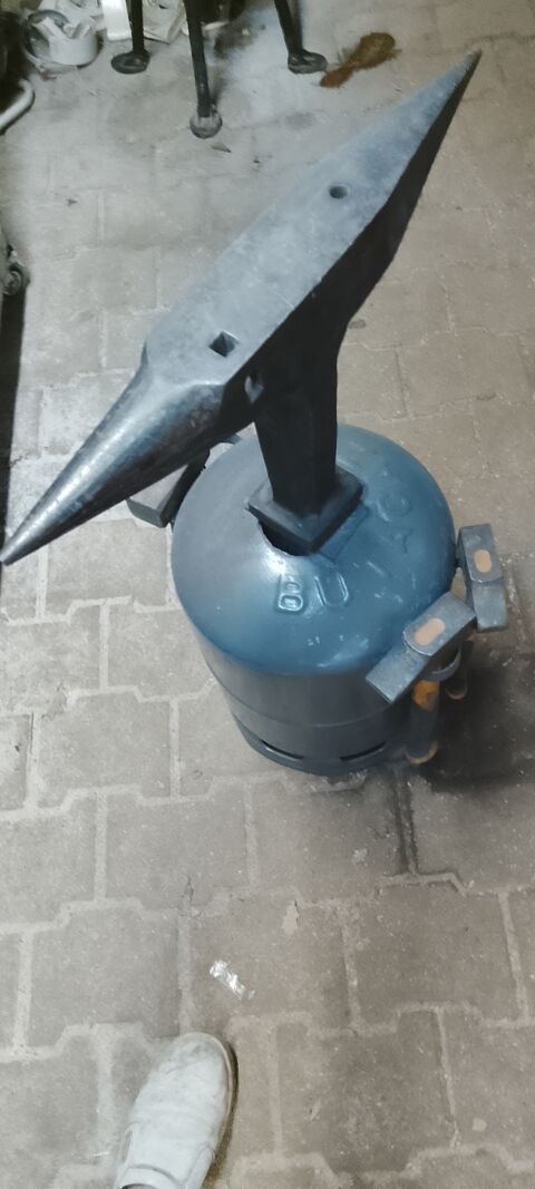 enclume parfait �tat 150 Fareins (01)