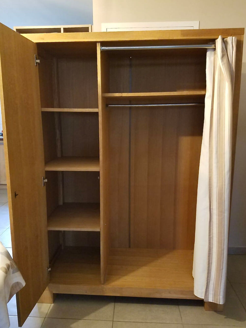 ARMOIRE EN CH&Ecirc;NE Meubles