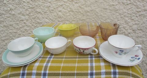 Lot Trs Ancien : Tasses  Caf Dpareilles 10 La Fert-Alais (91)