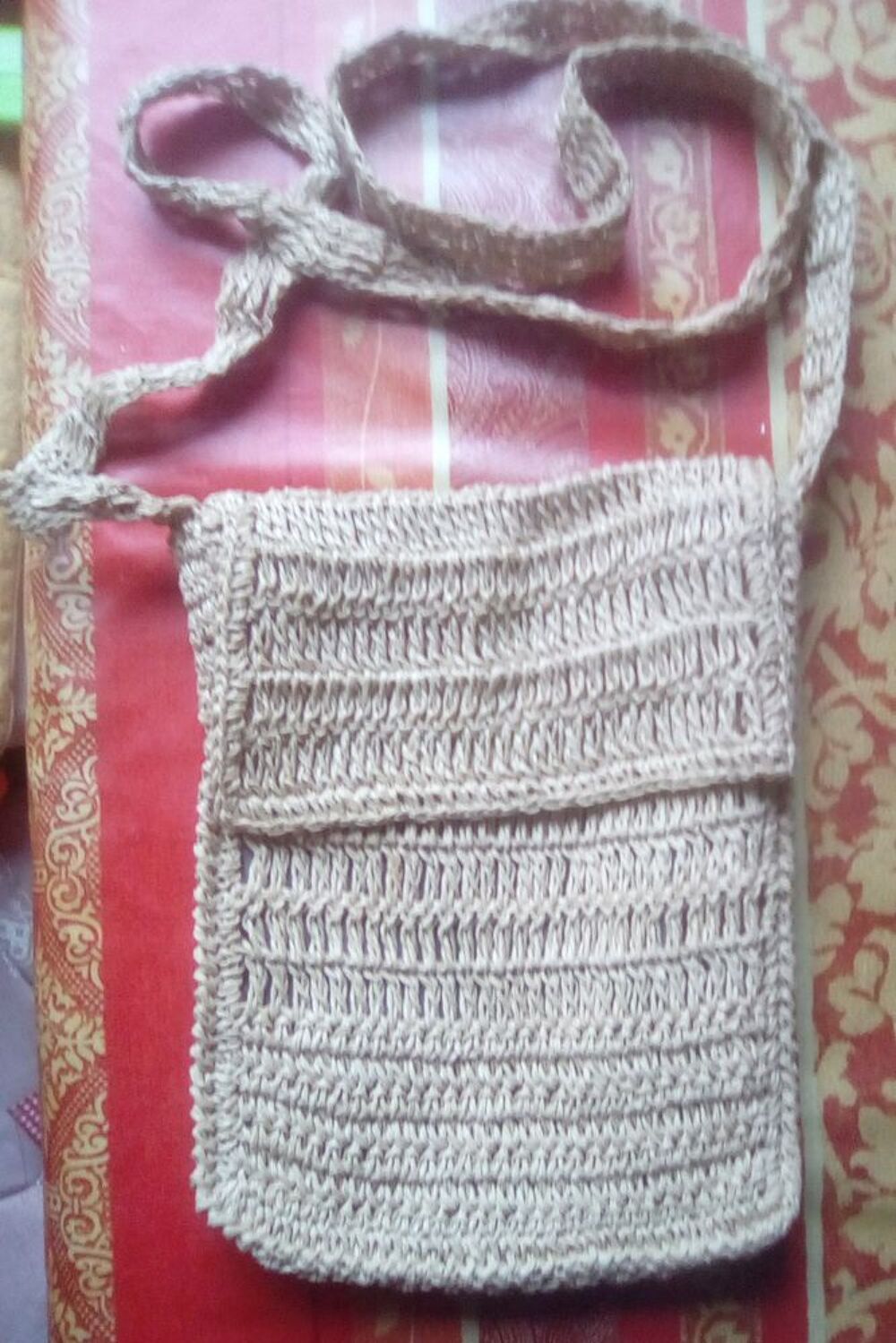 Sac bandouli&egrave;re beige Vêtements
