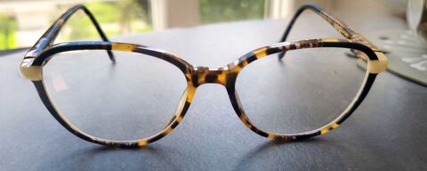 Lunettes de vue écaille.  Marque Etnia Barcelona. TBE 30 Oullins (69)
