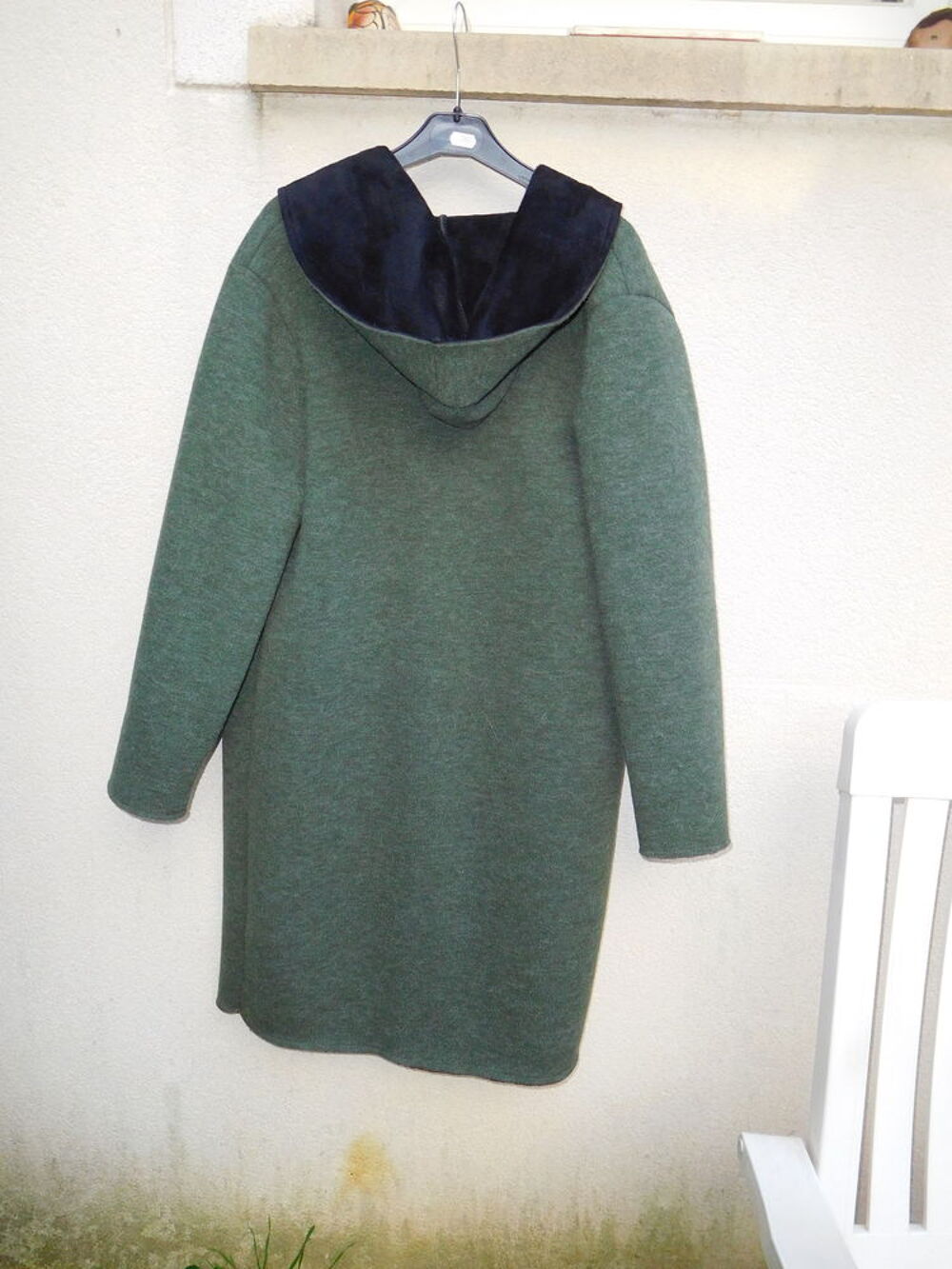 manteau neuf avec capuche Vêtements