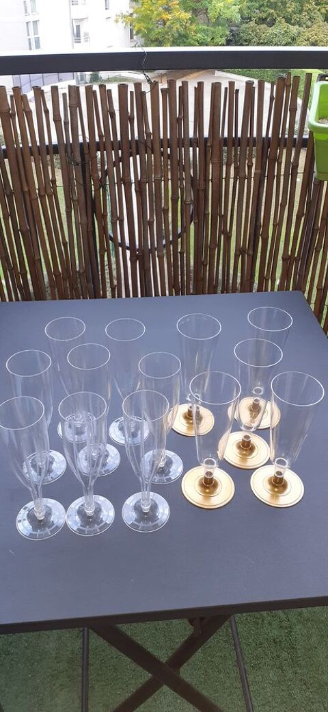 Lot 13 flutes neuve  plastique rigide 26 Viry-Ch�tillon (91)