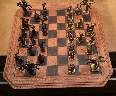 
Rare jeu d'échec en bronze complet 32 figurines + plateau 150 Chambéry (73)