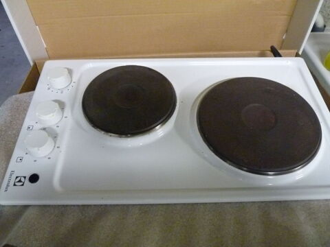 PLAQUE ELECTRIQUE 2 FEUX A ENCASTRER 12 Portbail (50)