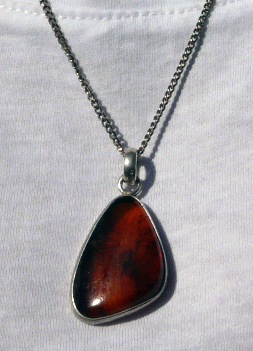 Collier M&eacute;tal Argent&eacute; Pendentif serti d'une Ambre Naturelle Bijoux et montres