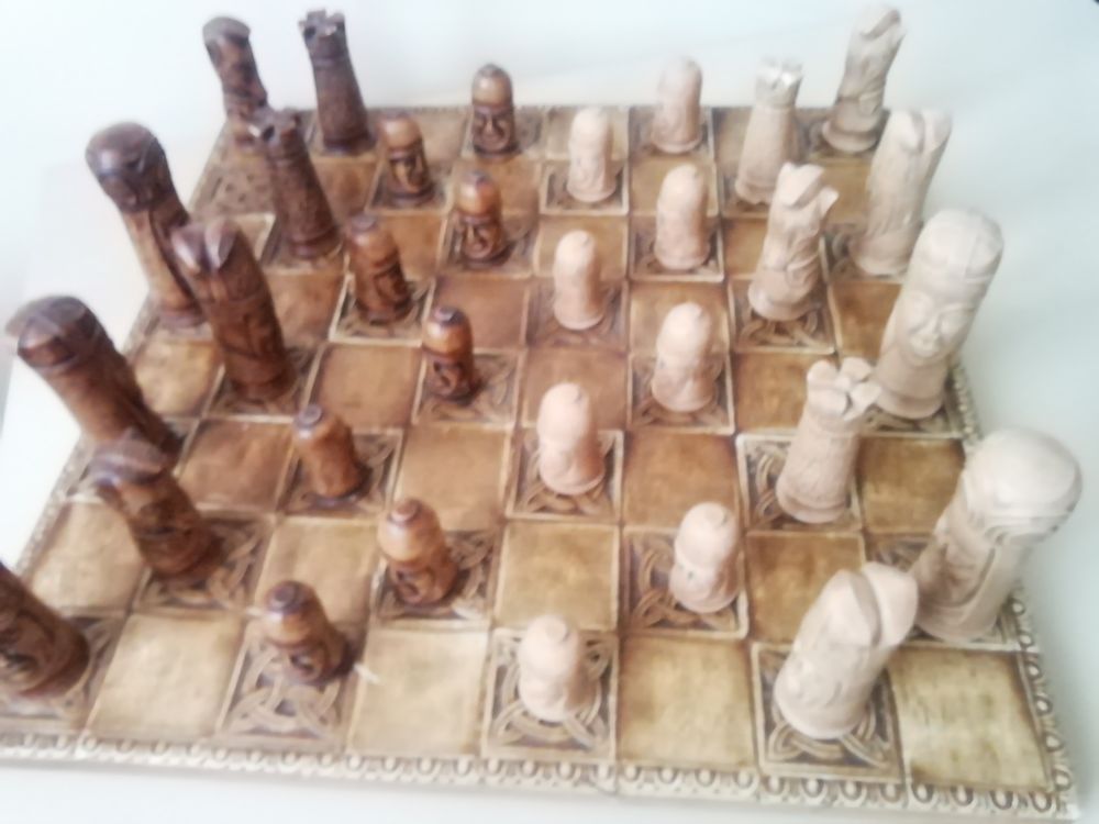 Bel &Eacute;chiquier
En r&eacute;sine Jeux / jouets