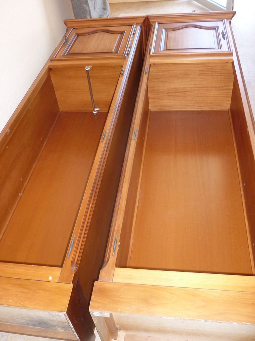 ALCOVE DE CHAMBRE MERISIER
Meubles
