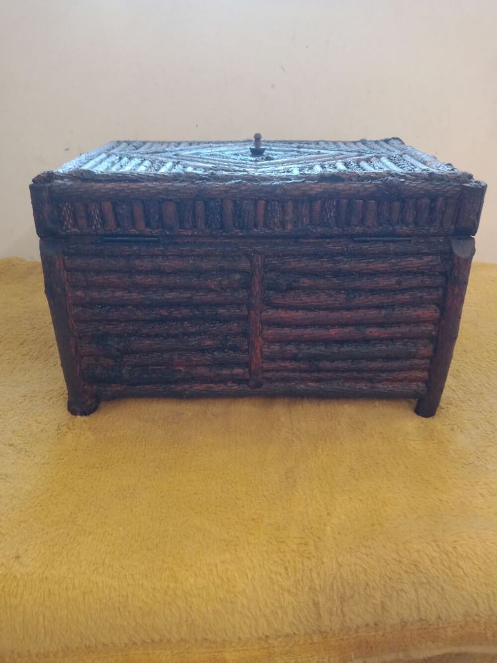 Petit Coffre des for&ecirc;ts noire Décoration