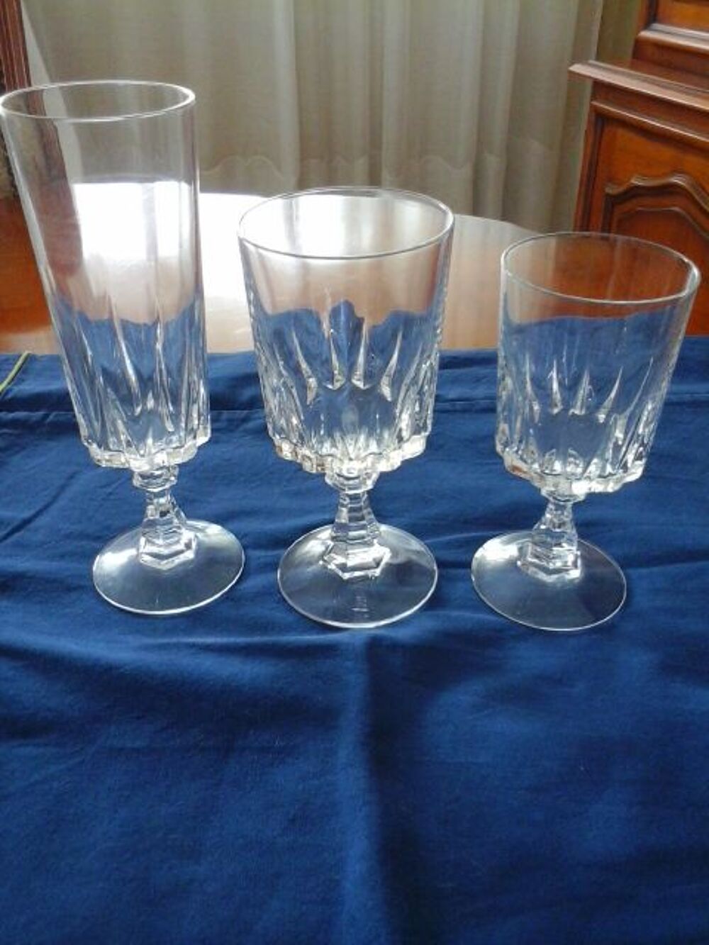 service de verres &agrave; pied Cuisine