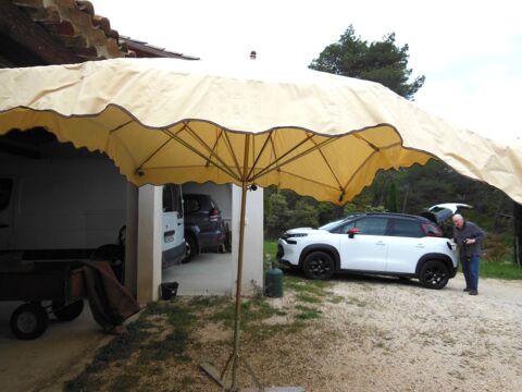 PARASOL DE MARCHE ETAT NEUF BEIGE 380 Marseille 9 (13)